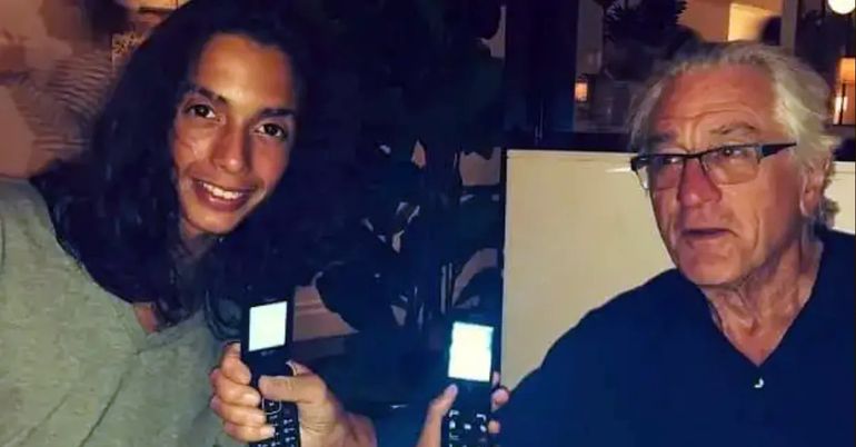 Robert De Niro junto a su nieto, años atrás. Robert De Niro junto a su nieto, años atrás.