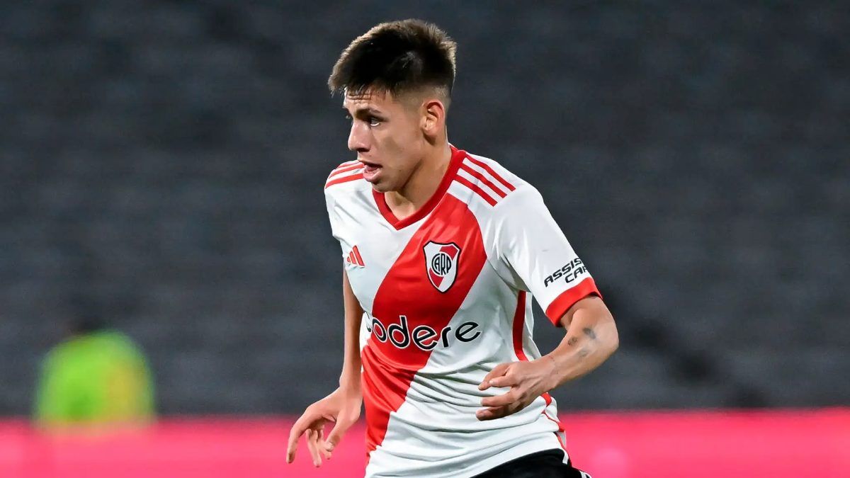 La continuidad de Claudio Echeverri en River no está asegurada.
