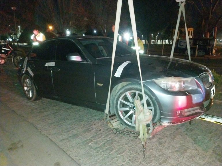 Video: la discusión entre la conductora rabiosa del BMW y la inspectora de tránsito