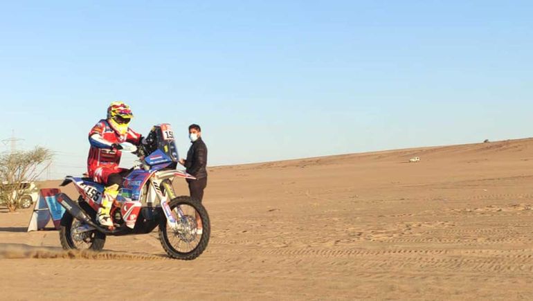 Joaquín Debeljuh es el piloto argentino que corre por primera vez el Dakar