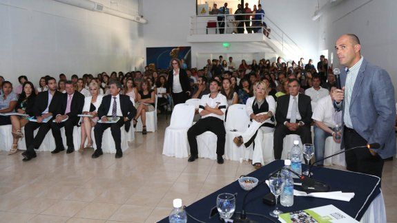 Centenario quiere armar su propia economía social