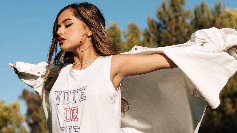 Mediante sus redes sociales, Becky G ha incentivado el voto estadounidense
