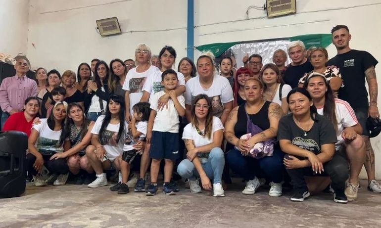 Familiares y allegados a Sabrina, tras la condena al femicida atrapado en Comodoro Rivadavia. Familiares y allegados a Sabrina, tras la condena al femicida atrapado en Comodoro Rivadavia.