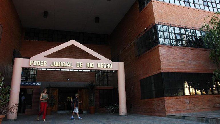 Denunció a su padre por violación y retiró la acusación, pero el STJ continuará la investigación
