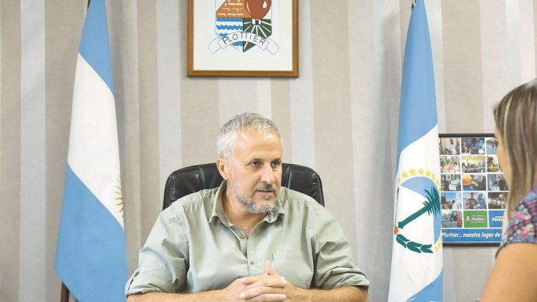 Peressini confía en lograr una solución regional a muchos problemas que tienen las intendencias vecinas.