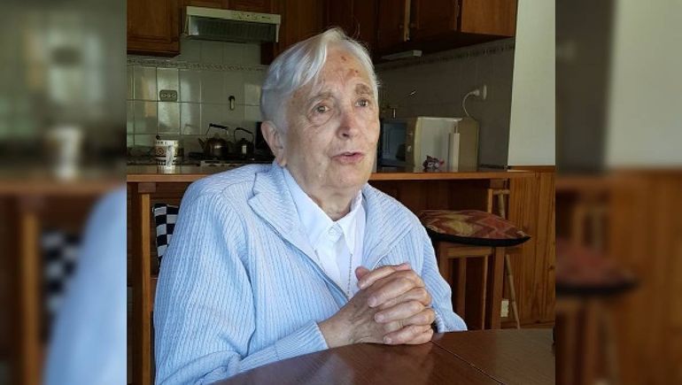 Elda Scalco nació en General Conesa (Río Negro), el 15 de junio de 1936, pertenecía a la congregación de las Hijas de María Auxiliadora y estuvo en Junín de los Andes. Elda Scalco nació en General Conesa (Río Negro), el 15 de junio de 1936, pertenecía a la congregación de las Hijas de María Auxiliadora y estuvo en Junín de los Andes.