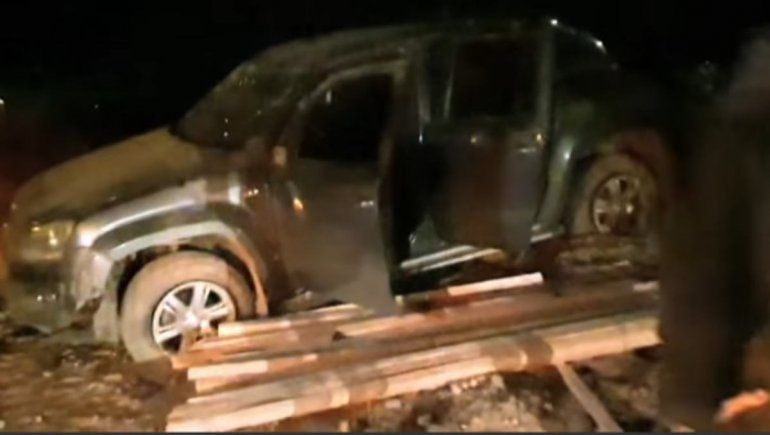 Una camioneta volcó por esquivar a un caballo cerca de Añelo