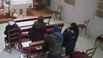 El robo se produjo en plena iglesia de Santa Fe