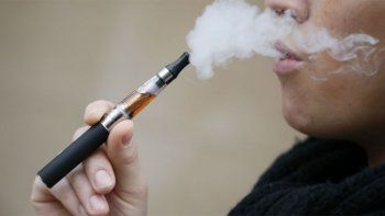 Peligro: descubren que el vaper daña el organismo