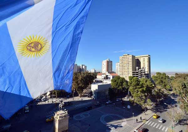 El próximo feriado será por la conmemoración de la Revolución de Mayo. El próximo feriado será por la conmemoración de la Revolución de Mayo.