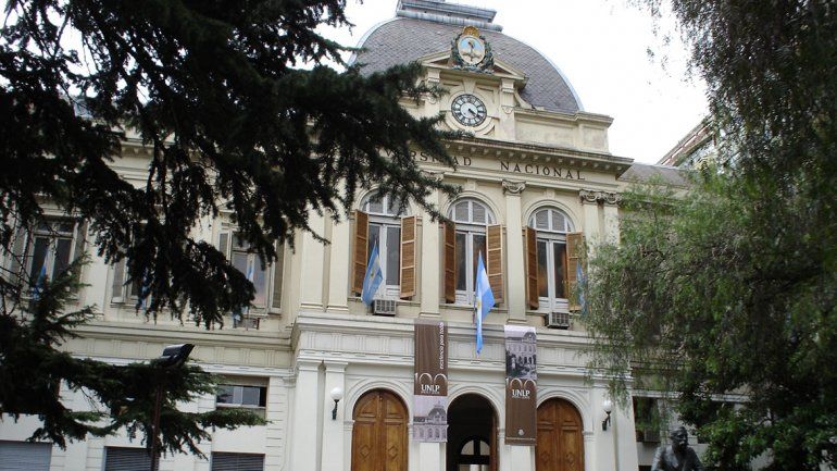 Prohíben por ley el examen de ingreso en todas las universidades