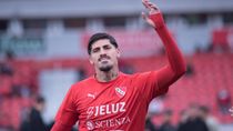 el crack del momento: kevin lomonaco conto por que usa ropa over size en independiente