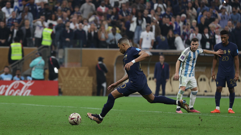 El insulto de De Paoli por los 5 minutos fatales y el doblete de Mbappé