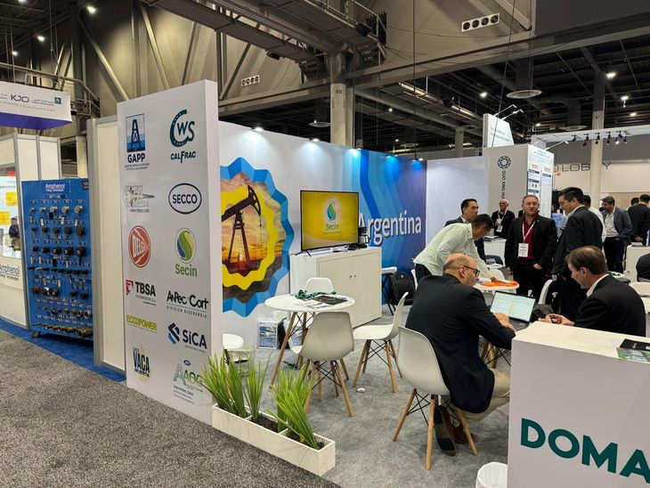 El stand argentino en la OTC que comenzó el lunes en Houston, Texas. El stand argentino en la OTC que comenzó el lunes en Houston, Texas.