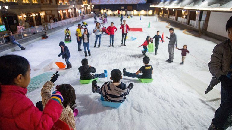 En muchos lugares del mundo hay parques de nieve artificial.