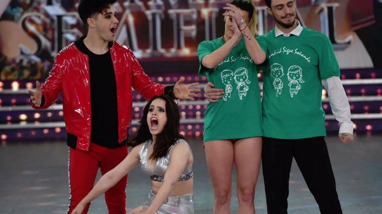 Hace historia y va por el título