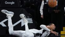 una estrella de la nba cayo al piso, sufrio una conmocion cerebral y no pudo seguir jugando una estrella de la nba cayo al piso, sufrio una conmocion cerebral y no pudo seguir jugando