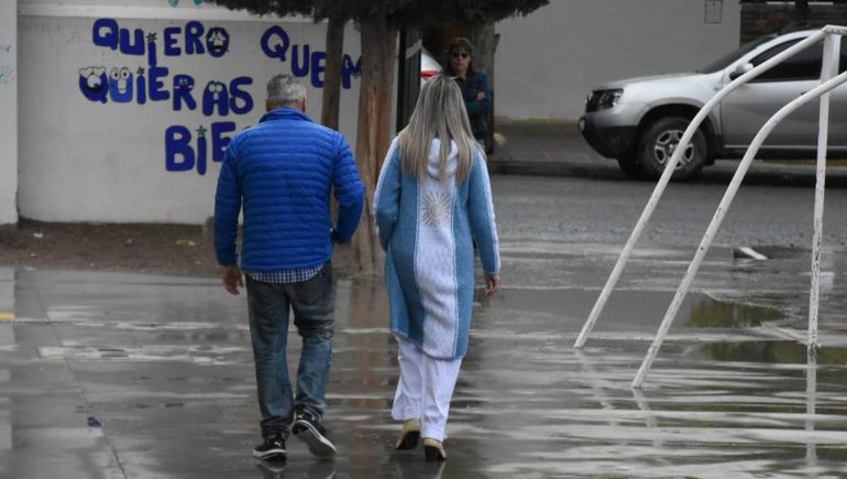 Perros, churros y mamaderas: todo el color de las elecciones en Neuquén