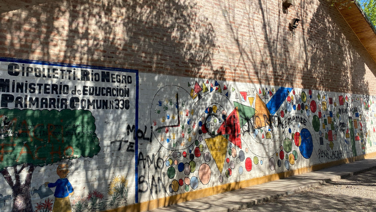 La Escuela Primaria 338 de Cipolletti está ubicada en el barrio 1200 viviendas&nbsp;