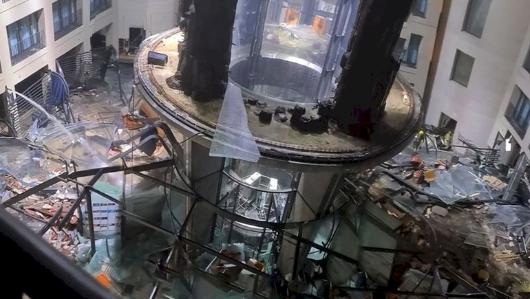 Explotó el acuario más grande del mundo y destruyó un hotel de Berlín