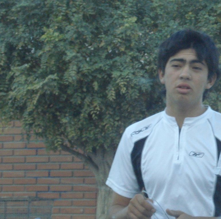 Darío “Topito” Barrionuevo, murió acribillado a tiros en el barrio Z1. Los Champú le tejieron una trampa y el Pote lo entregó. Darío “Topito” Barrionuevo, murió acribillado a tiros en el barrio Z1. Los Champú le tejieron una trampa y el Pote lo entregó.