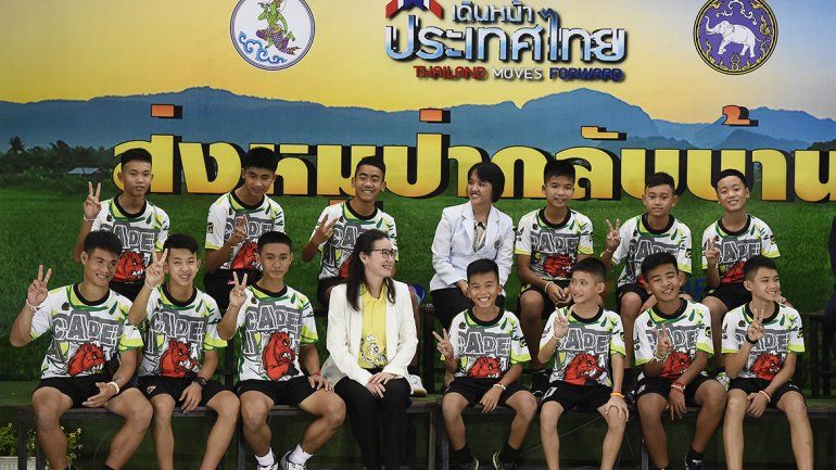 Dieron de alta al equipo de fútbol atrapado en la cueva de Tailandia