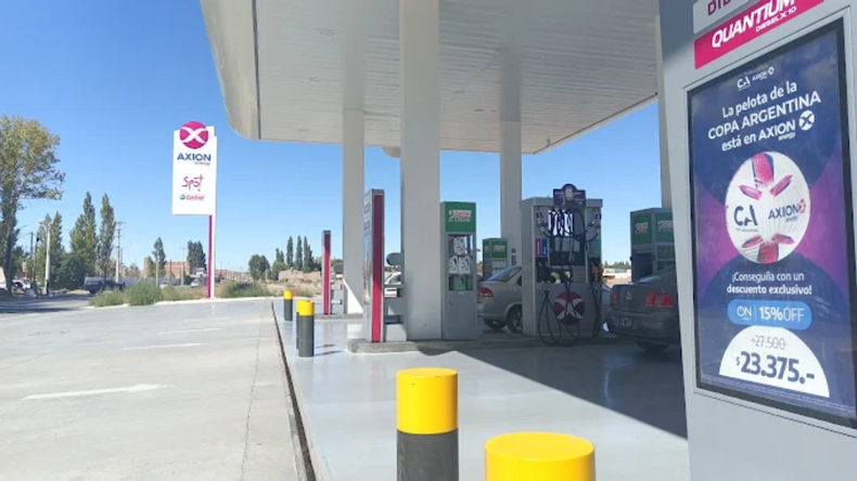 Una estación de servicio de Plottier ya bajó el precio de la nafta por la caída de la tasa vial