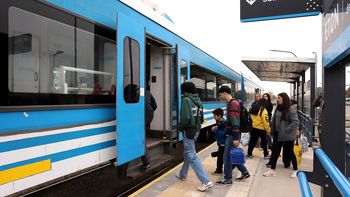 Desde el lunes 18 de mayo aumenta el boleto del Tren del Valle. Se incrementará mensualmente hasta septiembre. | LM Neuquen Desde el lunes 18 de mayo aumenta el boleto del Tren del Valle. Se incrementará mensualmente hasta septiembre.