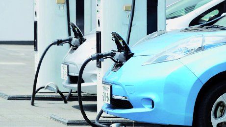 A la larga, los autos eléctricos generan un ahorro en combustible. A la larga, los autos eléctricos generan un ahorro en combustible.