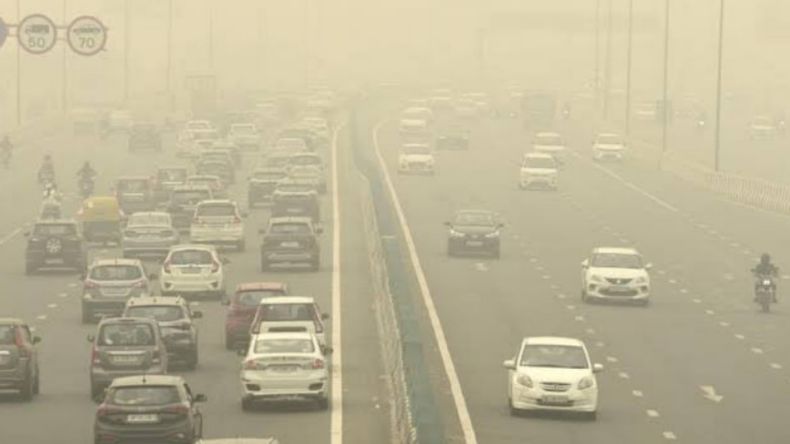 La capital de India estuvo sumergida en un espeso manto formado por niebla atmosférica y esmog tóxico. Foto ilustrativa | LM Neuquen La capital de India estuvo sumergida en un espeso manto formado por niebla atmosférica y esmog tóxico. Foto ilustrativa