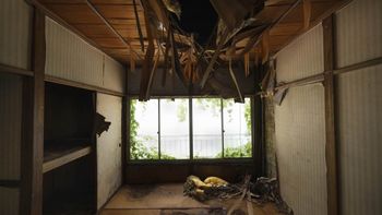 La Justicia ordenó el desalojo y el pago de una multa millonaria a la inquilina de una casa, tras constatar que la devolvió destrozada. La Justicia ordenó el desalojo y el pago de una multa millonaria a la inquilina de una casa, tras constatar que la devolvió destrozada.