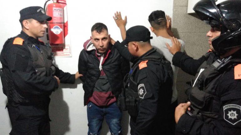 Aún buscan a cinco de los nueve presos que se escaparon