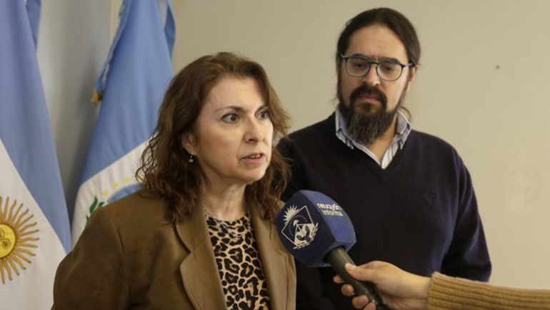 La ministra de Salud de Río Negro, Ana Senesi, y el ministro de Salud del Neuquén, Martín Regueiro. La ministra de Salud de Río Negro, Ana Senesi, y el ministro de Salud del Neuquén, Martín Regueiro.