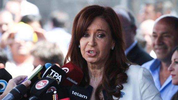 CFK afirmó que nunca nadie le pagó nada por un decreto