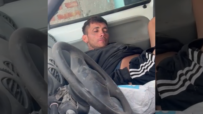 En otro hecho de inseguridad, un hombre rompió el vidrio de una camioneta y se durmió adentro. | LM Neuquen En otro hecho de inseguridad, un hombre rompió el vidrio de una camioneta y se durmió adentro.