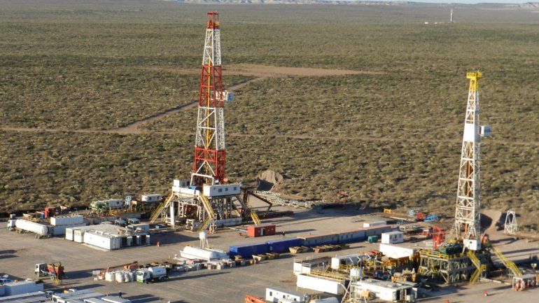 La apuesta a desarrollar Vaca Muerta con pequeños pilotos no cesa en la cuenca neuquina a pesar de la crisis.