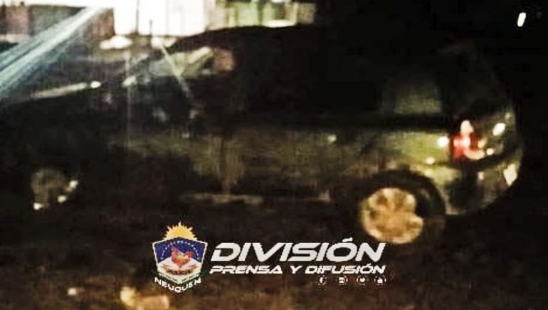 Perdió el control y se comió la rotonda: no tenía licencia de conducir