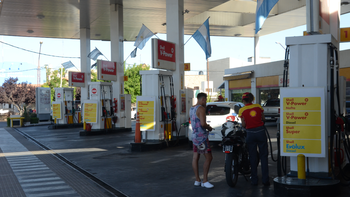 golpe al bolsillo: shell aumento sus naftas un 4% golpe al bolsillo: shell aumento sus naftas un 4%