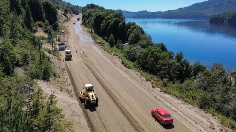 Así avanza la obra de asfalto en una ruta clave de la cordillera de Neuquén | LM Neuquen Así avanza la obra de asfalto en una ruta clave de la cordillera de Neuquén