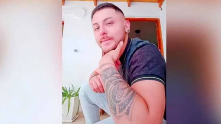 Santiago Molina, contrajo Viruela del Mono hace un mes y falleció este domingo. Su cuadro empeoró con su diagnóstico de VIH. Foto: Google. Santiago Molina, contrajo Viruela del Mono hace un mes y falleció este domingo. Su cuadro empeoró con su diagnóstico de VIH. Foto: Google.