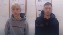 El personal de la Comisaría Tercera detuvo a los dos hombres. El personal de la Comisaría Tercera detuvo a los dos hombres.