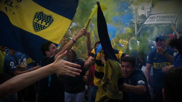 Les vendió un paquete para ir a ver a Boca y desapareció con todo el dinero