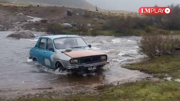 El Renault 12 que desafía el norte neuquino