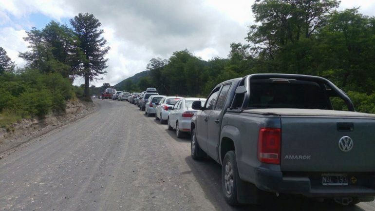 Largas colas para cruzar a Chile