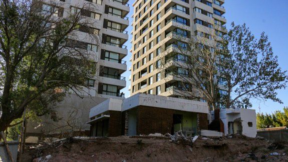 Santa Genoveva: el viejo barrio YPF desaparece de a poco
