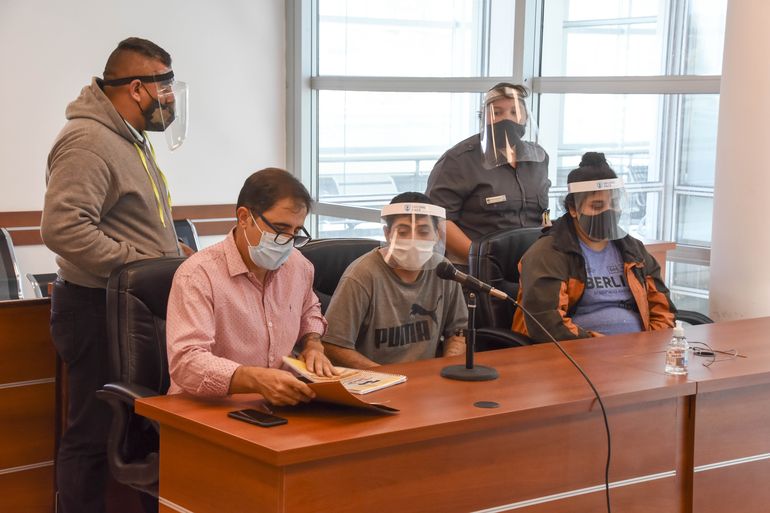 La pareja que atropelló al policía fue acusada y quedó libre