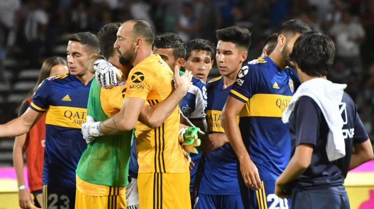 En un clima raro, Boca intentará alcanzar a River
