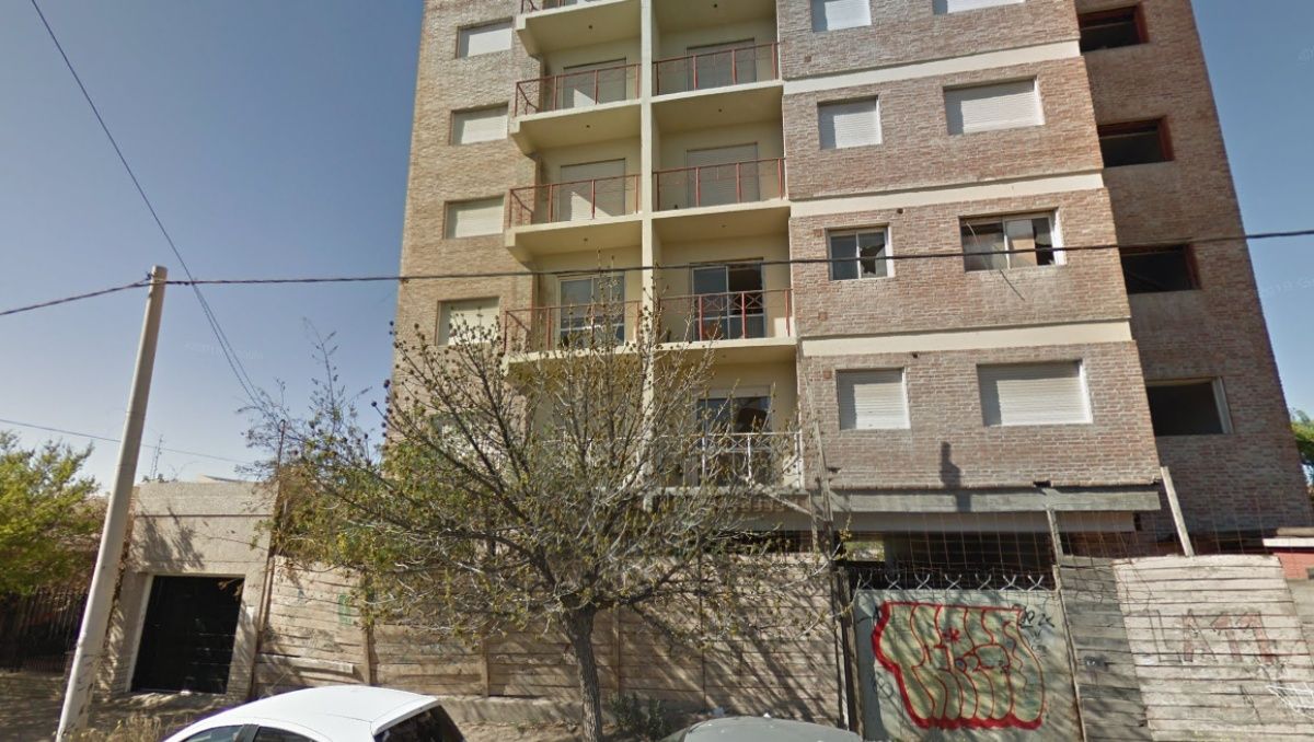 Desalojaron un edificio señalado como guarida de ladrones