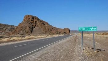 El avistamiento ocurrió a unos 55 kilómetros de Junín de los Andes, en la zona de Cerrito Piñón. El avistamiento ocurrió a unos 55 kilómetros de Junín de los Andes, en la zona de Cerrito Piñón.