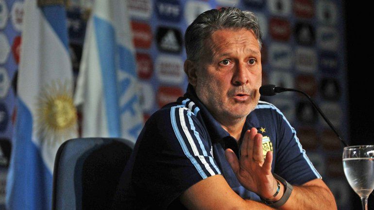 El Tata explicó que tuvo que optar entre Agüero e Higuaín.